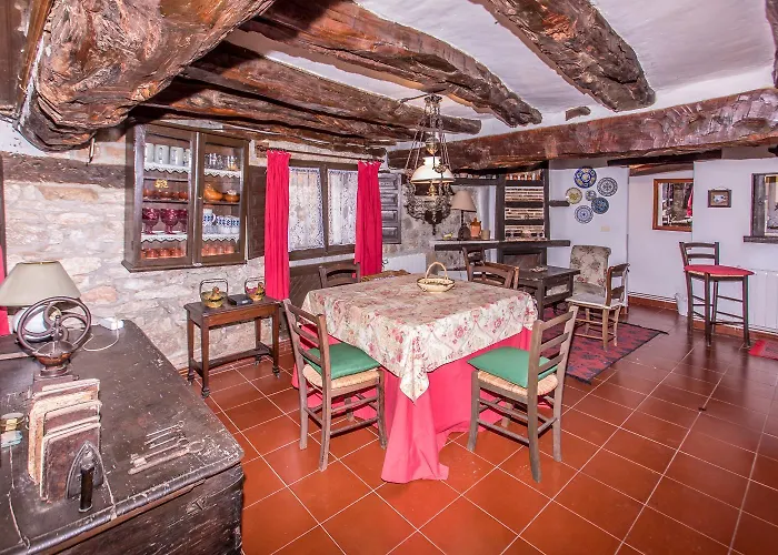 La Casita Del Cipres - Encantadora Casa 7 Con Piscina Y Jardin Privado Puentedura